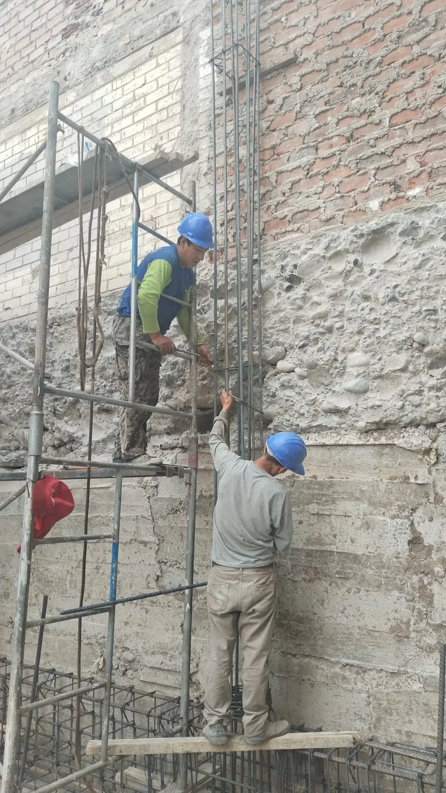 En obra · Vista 02. Proceso constructivo y trabajo de cuadrilla